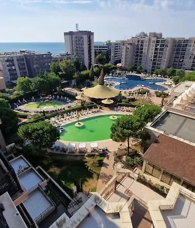 V 5 Rezorte S Vyhladom Na A Bazeny Sunny Beach